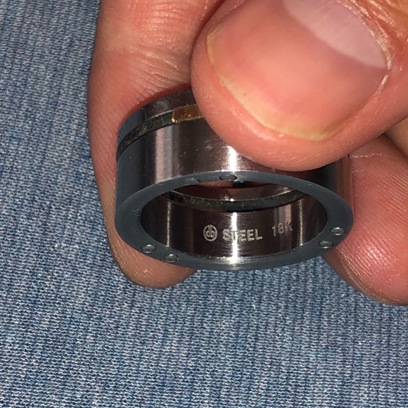 18K Two Tone Steel and Yellow Gold Men’s Ring - Picture 5 of 8